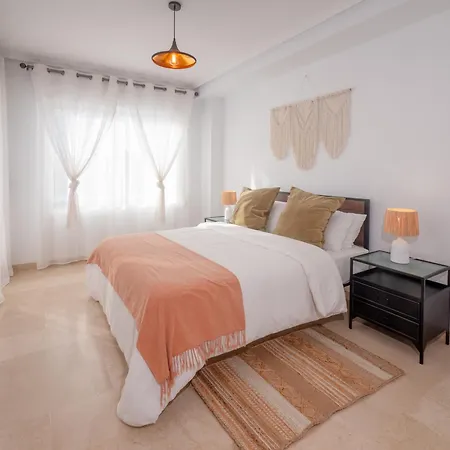 Family Fairways I Spacious 4-bedroom Townhouse Near & Golf,