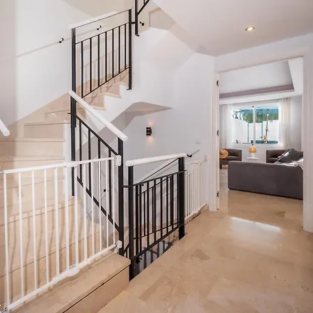 Tatil Evi Family Fairways I Spacious 4-bedroom Townhouse Near & Golf,