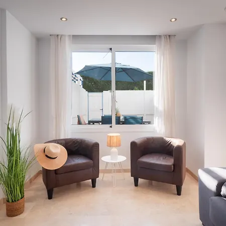 Family Fairways I Spacious 4-bedroom Townhouse Near & Golf,