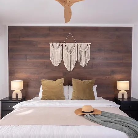 Family Fairways I Spacious 4-bedroom Townhouse Near & Golf,