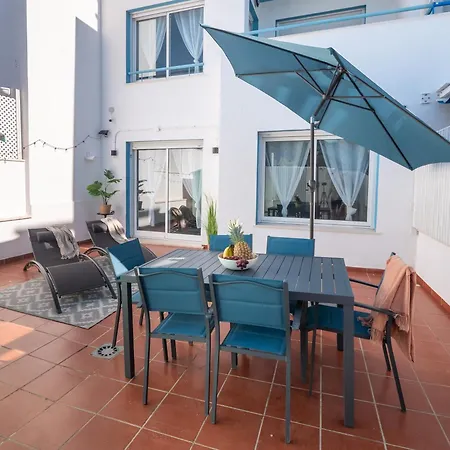 Family Fairways I Spacious 4-bedroom Townhouse Near & Golf, 에스테포나