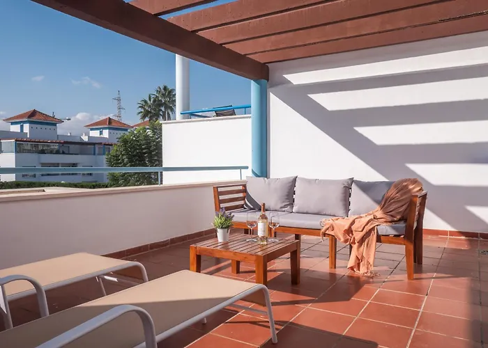 Family Fairways I Spacious 4-bedroom Townhouse Near & Golf, 別荘 *