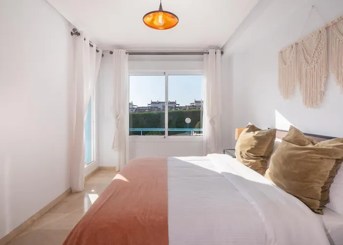 Family Fairways I Spacious 4-bedroom Townhouse Near & Golf, 別荘 *