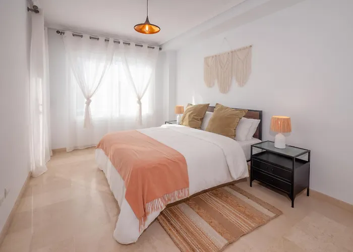 Family Fairways I Spacious 4-bedroom Townhouse Near & Golf,