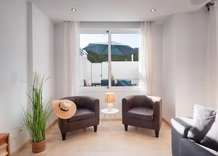 Family Fairways I Spacious 4-bedroom Townhouse Near & Golf,