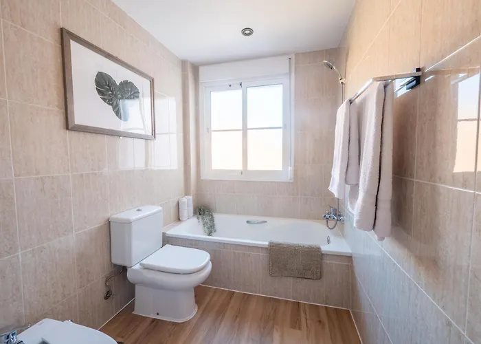 Family Fairways I Spacious 4-bedroom Townhouse Near & Golf, Dom wakacyjny