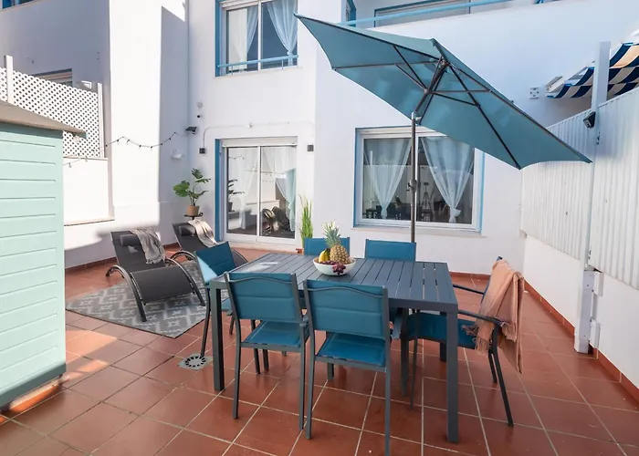Family Fairways I Spacious 4-bedroom Townhouse Near & Golf, Estepona