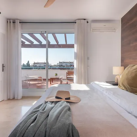 Vakantiehuis Family Fairways I Spacious 4-bedroom Townhouse Near & Golf, Estepona