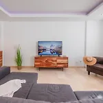 Holiday home Family Fairways I Spacious 4-bedroom Townhouse Near & Golf, Estepona